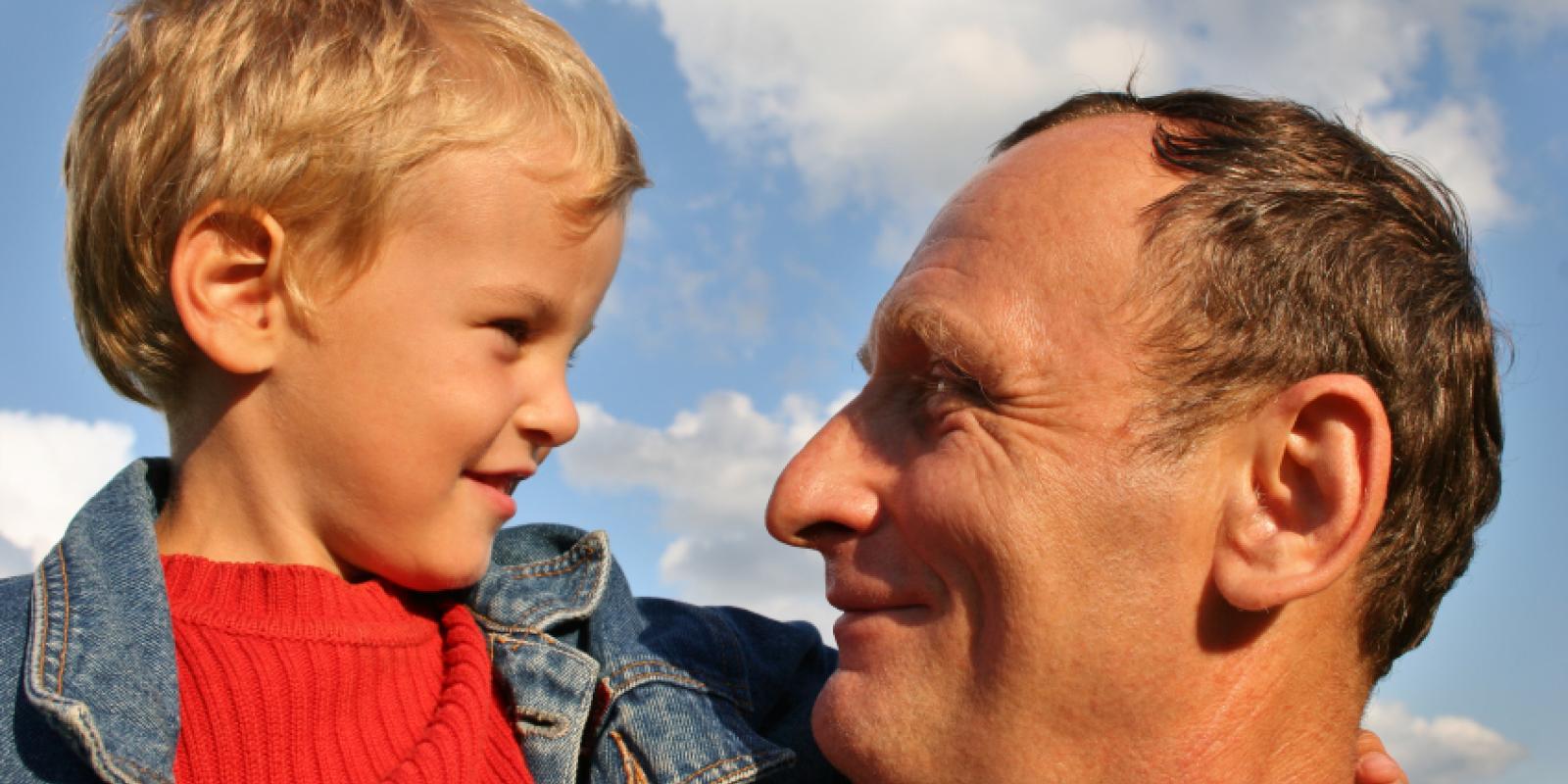 white dad son eyecontact iStock 000002592128Small